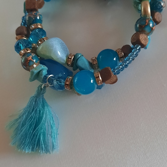 Wrap around bracelet turquoise coloured beads - Picture 2 of 4